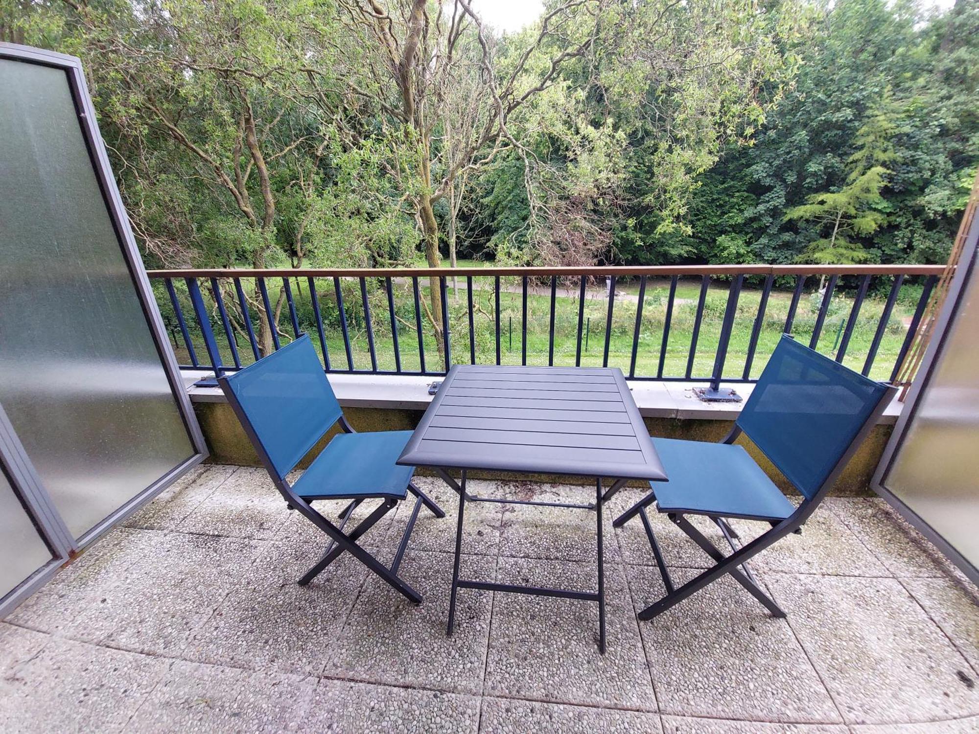 Apartment Bonvallet - Paisible Et Chaleureux Avec Balcon
